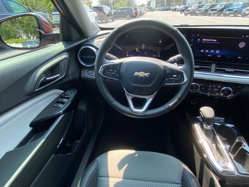 Used 2026 Chevrolet Trax LT w/ Driver Confidence Package FWD image 26