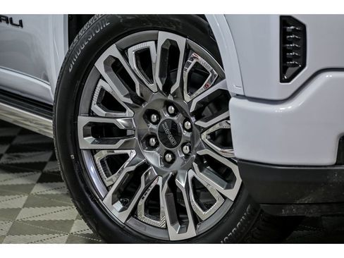 New 2026 GMC Sierra 1500 Denali Ultimate w/ LPO, Black Badging Package AWD/4WD image 3