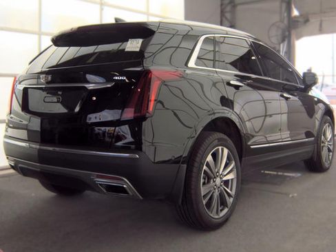 Used 2024 Cadillac XT5 Premium Luxury w/ Technology Package AWD/4WD image 4