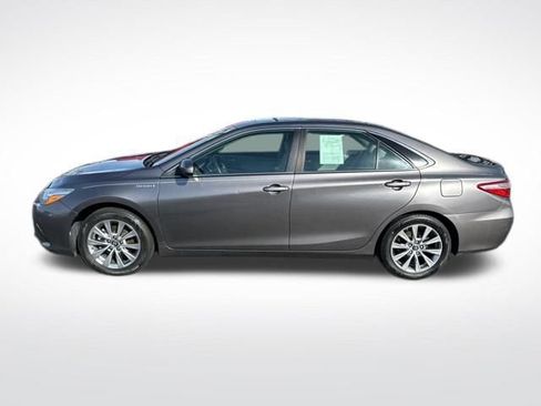 Used 2015 Toyota Camry XLE w/ Moonroof Package image 2