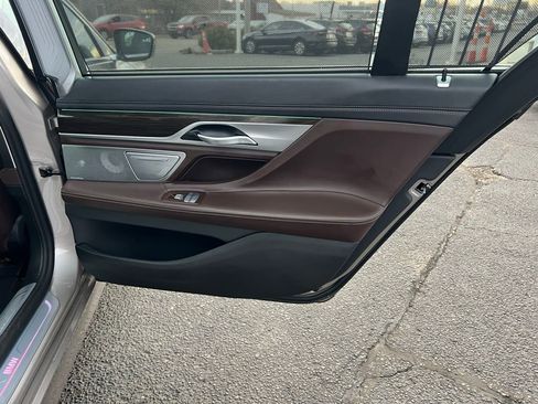 Used 2021 BMW 750i xDrive 750i xDrive w/ Executive Package image 30