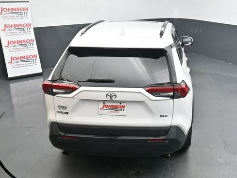 Used 2019 Toyota RAV4 XLE w/ Carpet Mat Package image 30