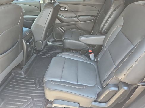 Used 2021 Chevrolet Traverse Premier w/ Redline Edition AWD/4WD image 18