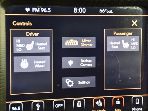 Used 2018 Jeep Wrangler Unlimited Sahara w/ Uconnect 4C Nav & Sound Group image 28