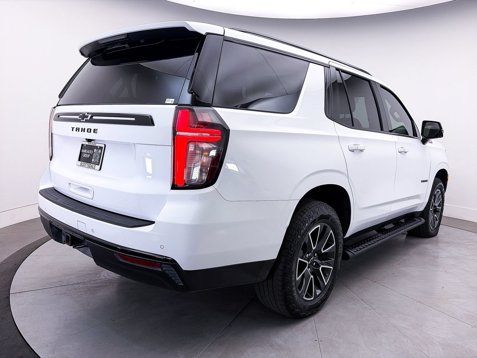 Used 2023 Chevrolet Tahoe Z71 w/ Luxury Package AWD/4WD image 19