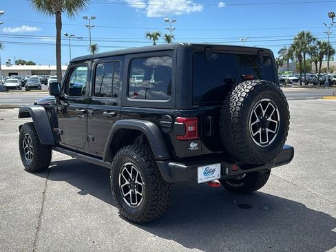 Used 2024 Jeep Wrangler Unlimited Rubicon AWD/4WD image 4