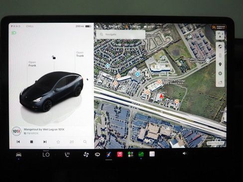 Used 2025 Tesla Model Y Long Range RWD image 24