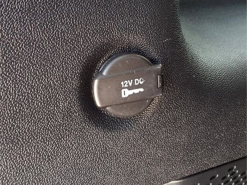 Used 2017 Dodge Journey SE w/ Flexible Seating Group FWD image 23