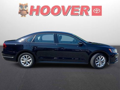 Used 2018 Volkswagen Passat 2.0T S FWD image 2