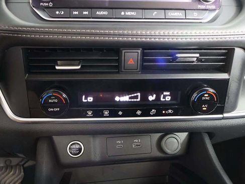 Used 2023 Nissan Rogue SV AWD/4WD image 43