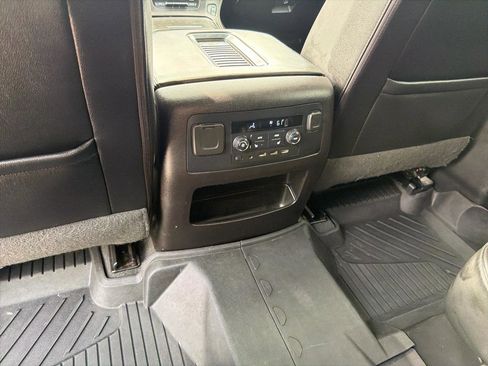 Used 2019 Chevrolet Suburban Premier image 44