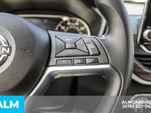Used 2025 Nissan Altima 2.5 SV FWD image 25