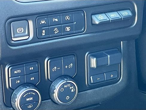 Used 2024 Chevrolet Suburban High Country w/ Max Trailering Package image 10