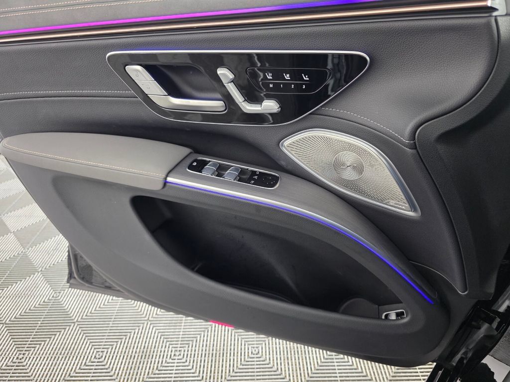 Certified 2023 Mercedes-Benz EQS 580 4MATIC SUV image 25