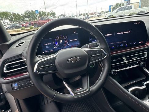 Used 2024 Chevrolet Traverse Z71 w/ LPO, Floor Liner Package AWD/4WD image 9