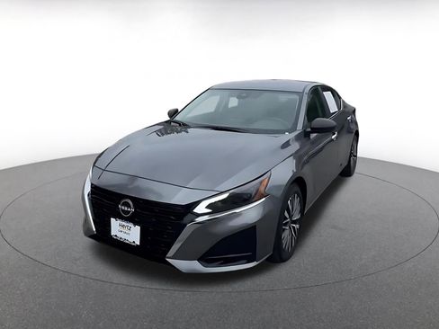 Used 2025 Nissan Altima 2.5 SV image 7