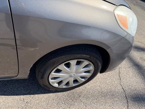 Used 2013 Nissan Versa SV FWD image 4