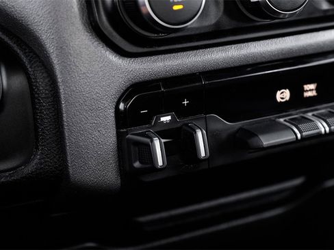 Used 2021 RAM 2500 Big Horn image 23