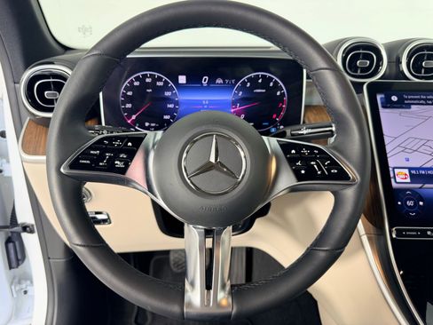 Used 2024 Mercedes-Benz GLC 300 4MATIC image 15