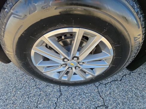 Used 2023 Chevrolet Traverse LT AWD/4WD image 41