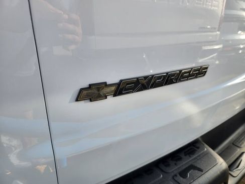 Used 2025 Chevrolet Express 2500 w/ Driver Convenience Package RWD image 10