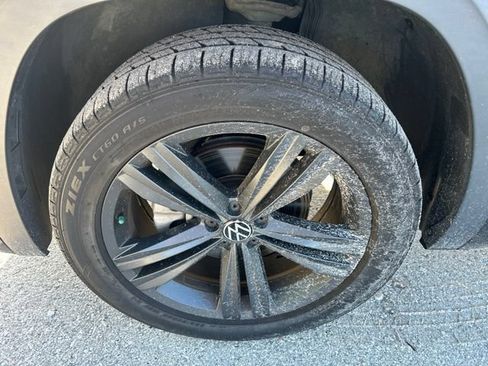 Used 2021 Volkswagen Atlas Cross Sport SE FWD image 21