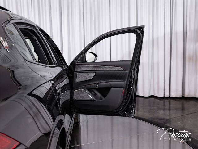 Used 2023 Maserati Grecale Trofeo AWD/4WD image 32