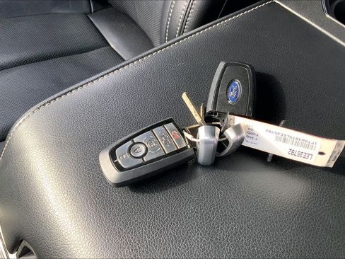 Used 2020 Ford F350 Lariat w/ Lariat Ultimate Package image 13