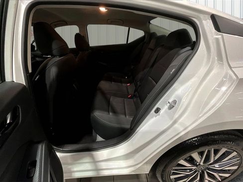 Used 2024 Nissan Altima 2.5 SV image 22