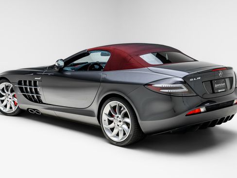 Used 2008 Mercedes-Benz SLR image 2