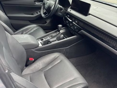 Used 2023 Honda Accord Sport image 3