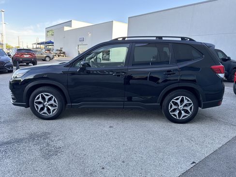 Certified 2023 Subaru Forester Premium image 6