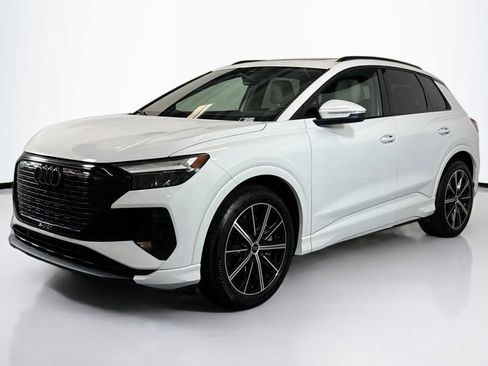 Used 2025 Audi Q4 e-tron Premium Plus image 1
