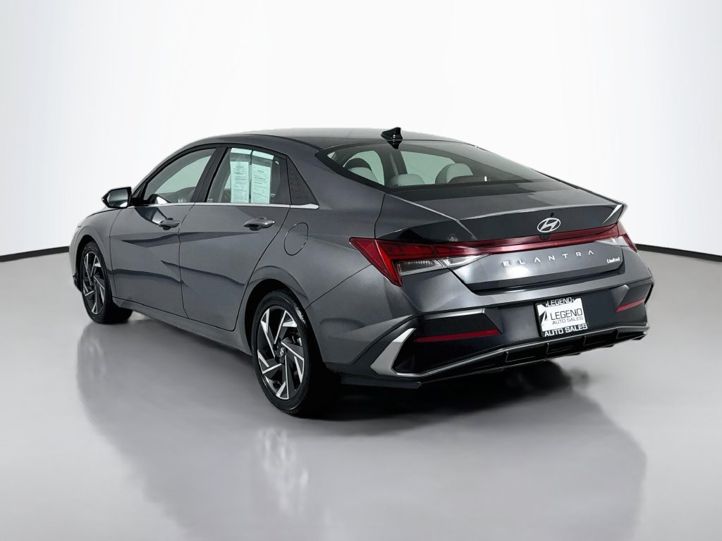 Used 2025 Hyundai Elantra Limited FWD image 8