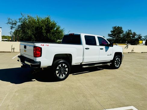 Used 2019 Chevrolet Silverado 2500 W/T w/ Snow Plow Prep Package image 9