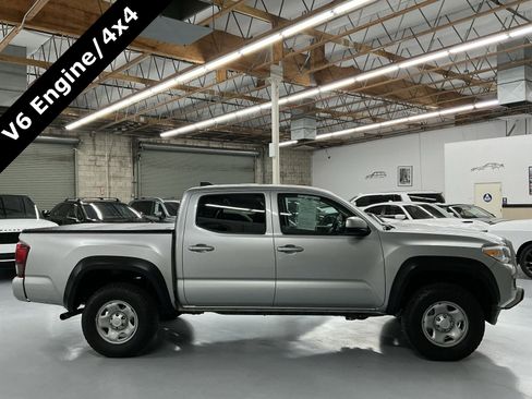Used 2022 Toyota Tacoma SR5 image 4