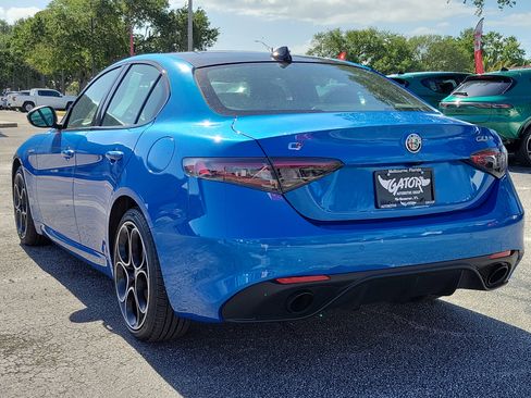 Used 2024 Alfa Romeo Giulia Veloce image 3