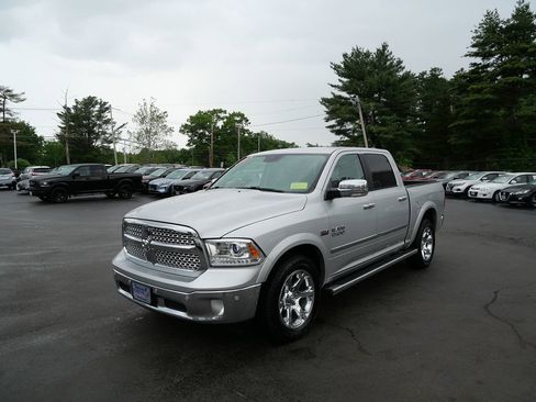 Used 2017 RAM 1500 Laramie AWD/4WD image 1