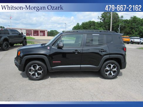 Used 2019 Jeep Renegade Trailhawk w/ UConnect 8.4 Nav Group AWD/4WD image 7