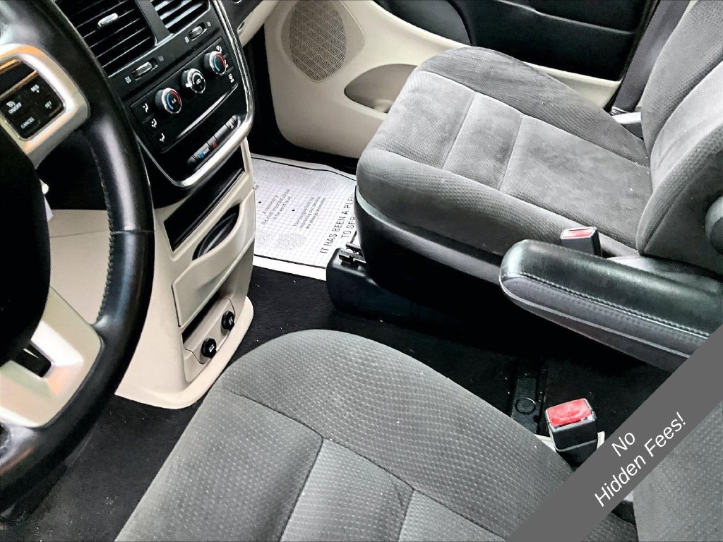 Used 2015 Dodge Grand Caravan American Value Package w/ UConnect Hands-Free Group FWD image 12