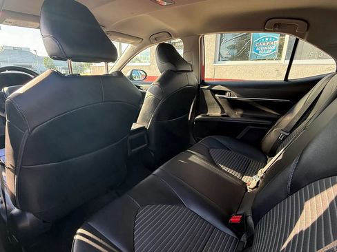 Used 2021 Toyota Camry SE FWD image 9