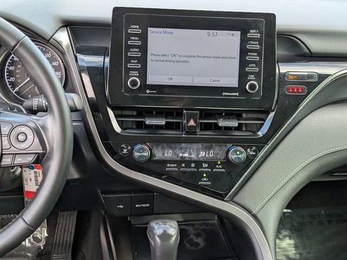 Used 2024 Toyota Camry SE image 13