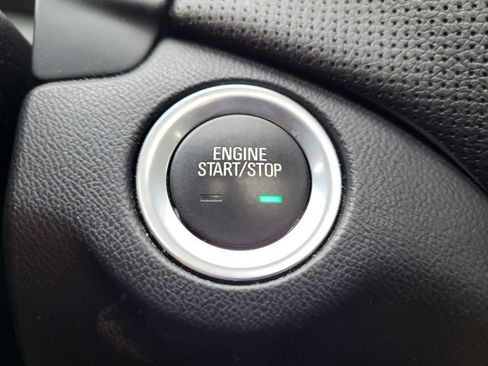 Used 2018 Chevrolet Equinox Premier image 20