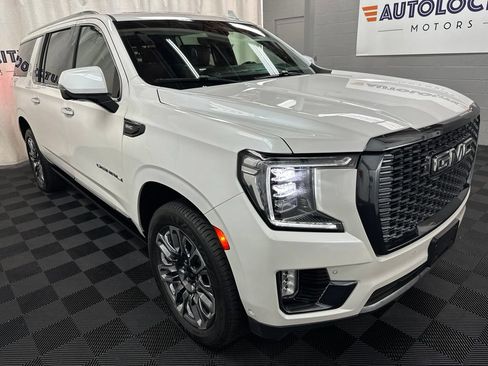 Used 2023 GMC Yukon XL Denali Ultimate AWD/4WD image 2
