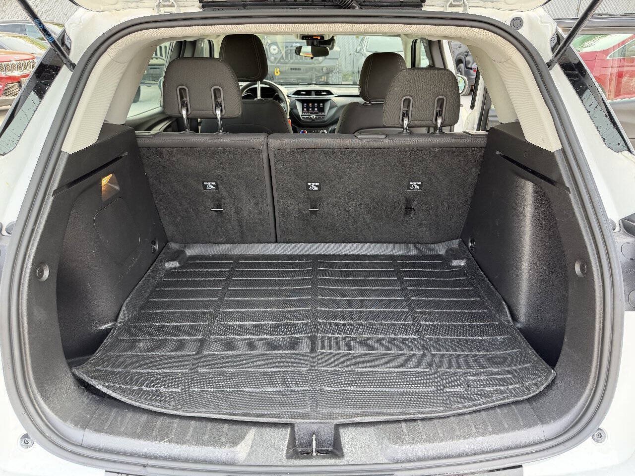 Used 2021 Chevrolet TrailBlazer LS FWD image 21