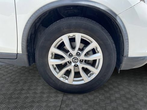 Used 2018 Nissan Rogue SV FWD image 14
