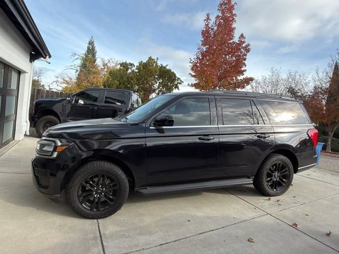 Used 2024 Ford Expedition XLT image 4