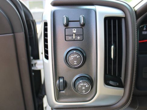 Used 2017 GMC Sierra 1500 SLT AWD/4WD image 40