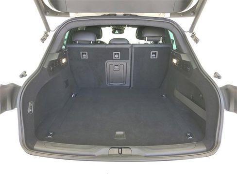 Used 2022 Maserati Levante GT image 11