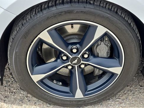 Used 2021 Ford Mustang GT RWD image 8